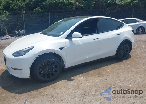 2022 Tesla Model Y Long Range Dual Motor All-Wheel Drive z USA, uszkodzony, nr VIN 7SAYGDEE2NF385597